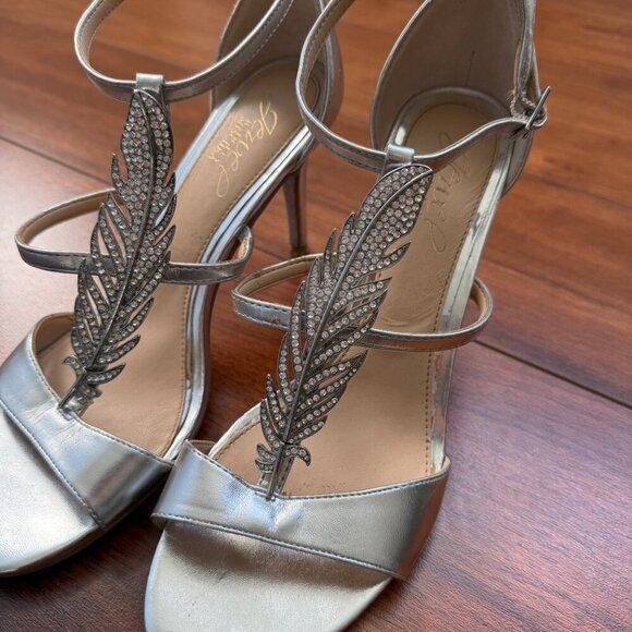 Jewel Badgley Mischka Kalama Heels Size 7 Silver - Picture 2 of 5